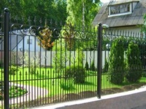 Кованые заборы на ленточном фундаменте 80 метров фото в Волоколамске